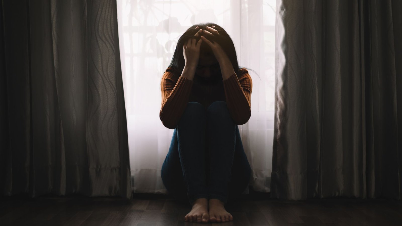 sintomas de depressão, sinais de depressão, depressão tem cura, como identificar a depressão, saúde mental, transtornos mentais, psicologia, tratamento para depressão, depressão silenciosa, depressão em mulheres, depressão em homens, depressão em adolescentes, ajuda psicológica, o que é depressão